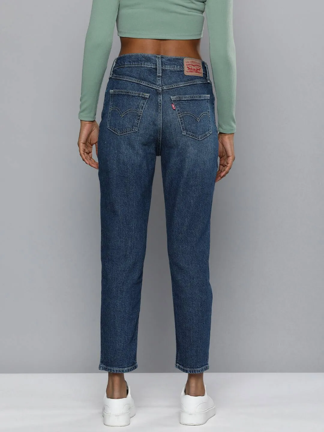 Women's High Rise 80's Mom Loose Tapered Medium Faded Jeans